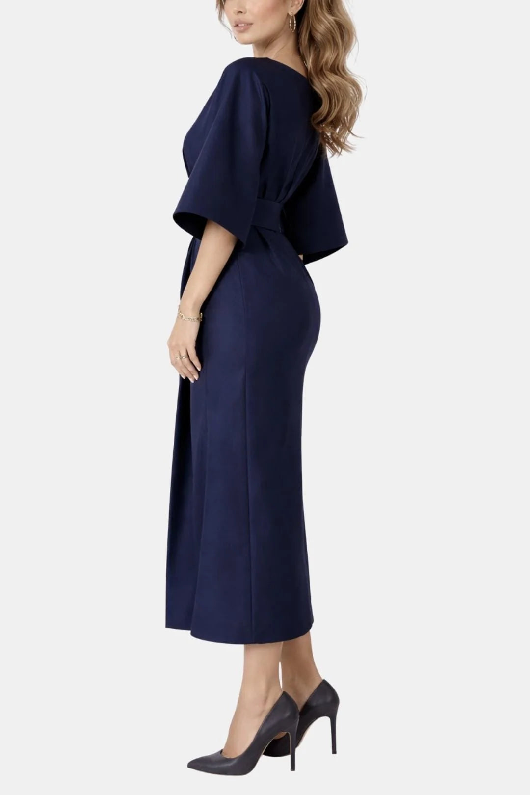 Winona – Elegant Belted Midi Dress with Flowing Silhouette